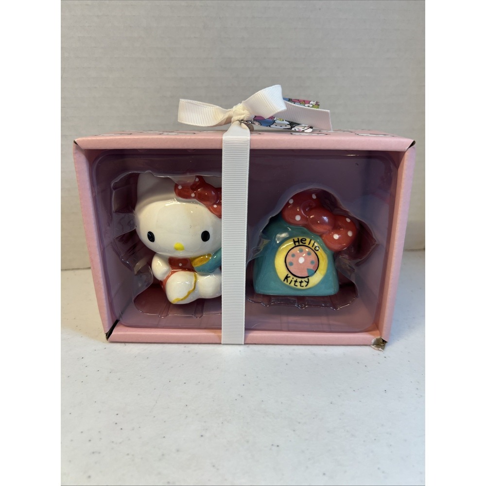 Sanrio Hello Kitty Phone Friend Salt & Pepper Shakers Set New Ceramic Blue Sky‎